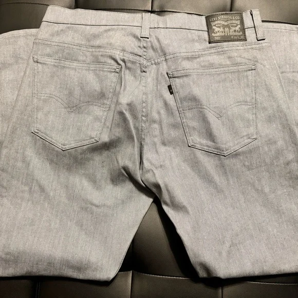 Levi’s Men's Gray Jeans - Picture 2 of 2